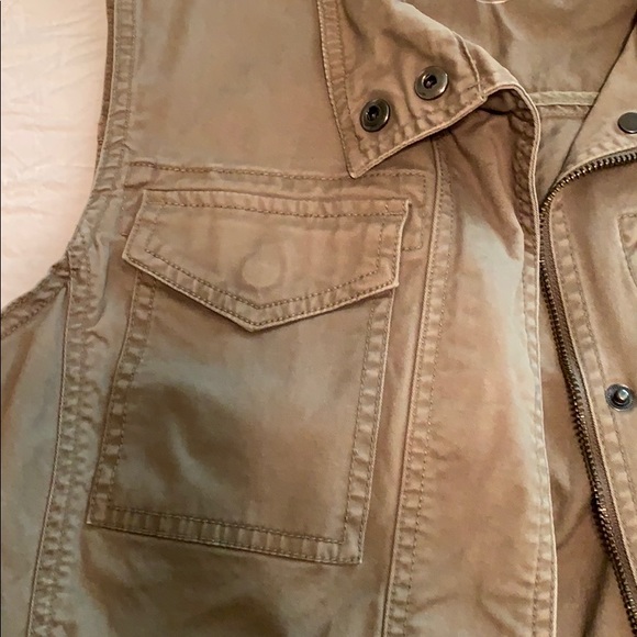 Banana Republic Utility Vest - Picture 3 of 4